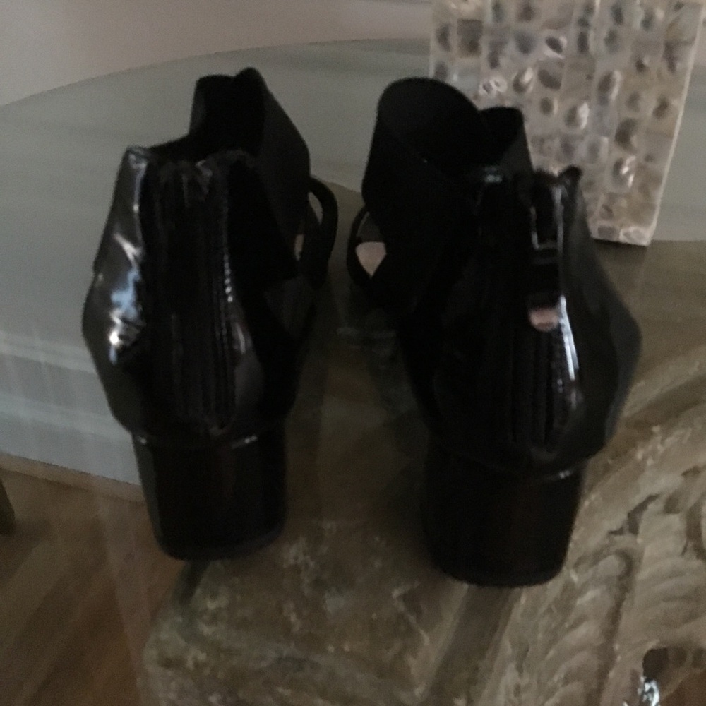Salon Studio Heels View 3
